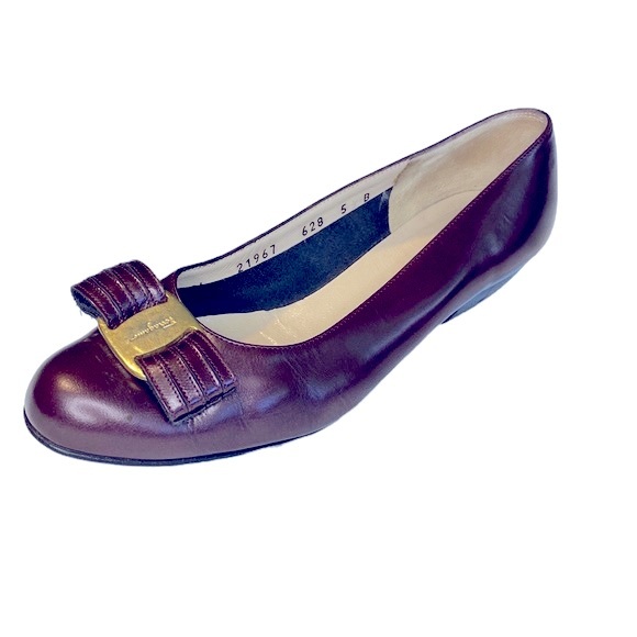 Vintage Salvatore Ferragamo Vera Bow Low Heels Size 5.5 - Picture 1 of 9